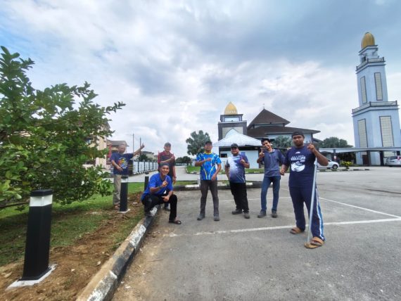 installation lamp post ev charger at masjid jamek batu 8