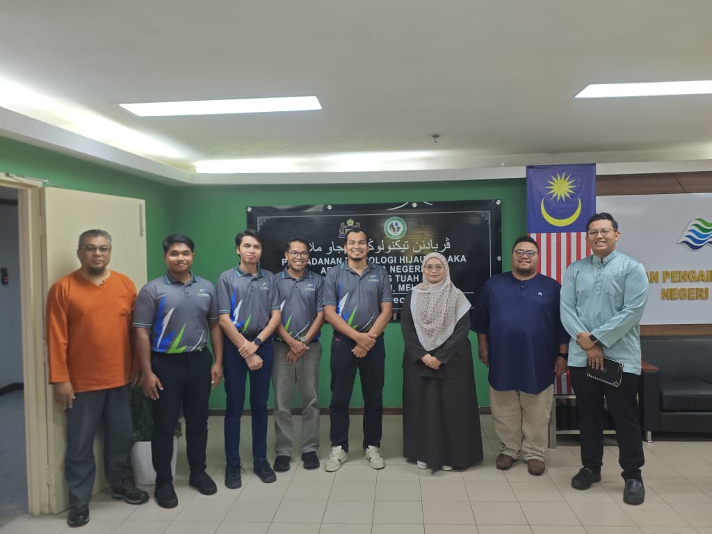 pitching lamp post ev charger at perbadanan teknologi hijau melaka
